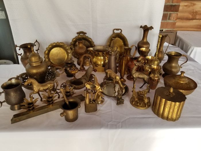 Large collection of vintage brass decoarations https://ctbids.com/#!/description/share/136924