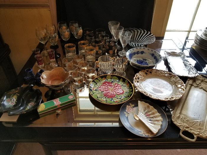 collection of vintage barware, platters, collectibles glass bowl and more
 https://ctbids.com/#!/description/share/136948
