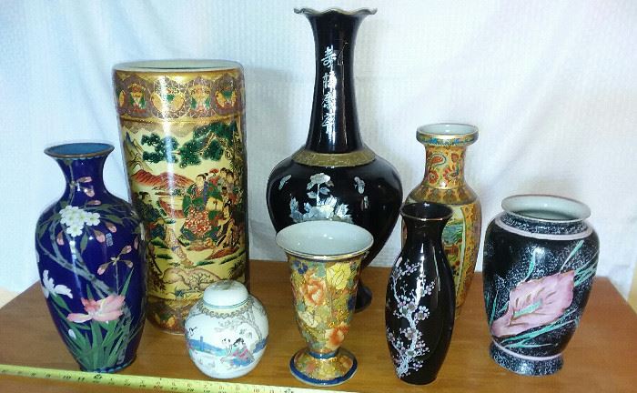 Collectible Asian Vases https://ctbids.com/#!/description/share/136956
