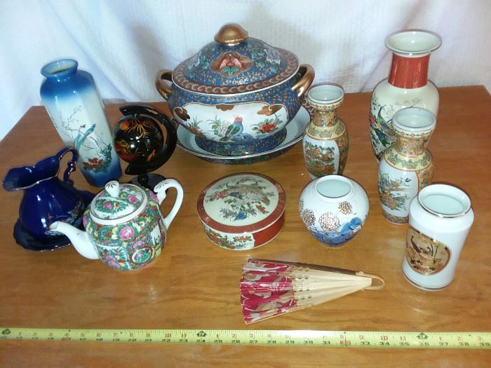 Assorted Aisian vases, Tea Pot, serving terrean https://ctbids.com/#!/description/share/136966