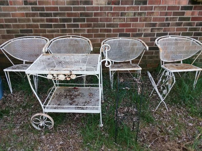 Vintage metal lawn chair set https://ctbids.com/#!/description/share/136972