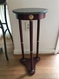 Accent table. Faux marble top. https://ctbids.com/#!/description/share/137351