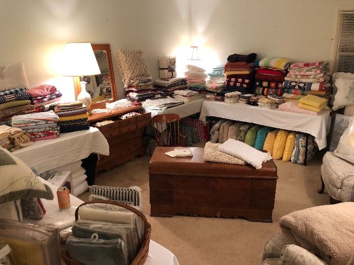 Full linen room! More has been added since picture was taken!