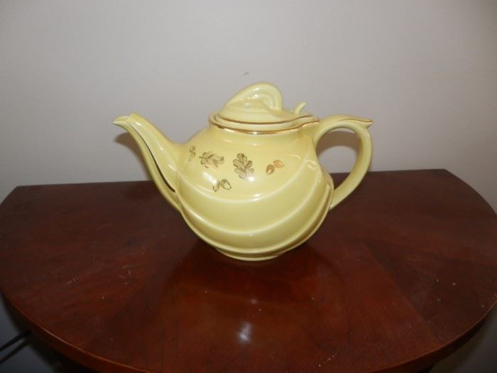 HALL USA YELLOW TEAPOT W/GOLD TRIM  STAMPED "HALL 0799 6 CUP"                                 