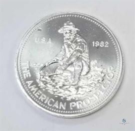 1982 Engelhard Prospector 1 oz. 0.999+ Silver Round / Produced by one of the leading silver refiners, and frequently collected by year
