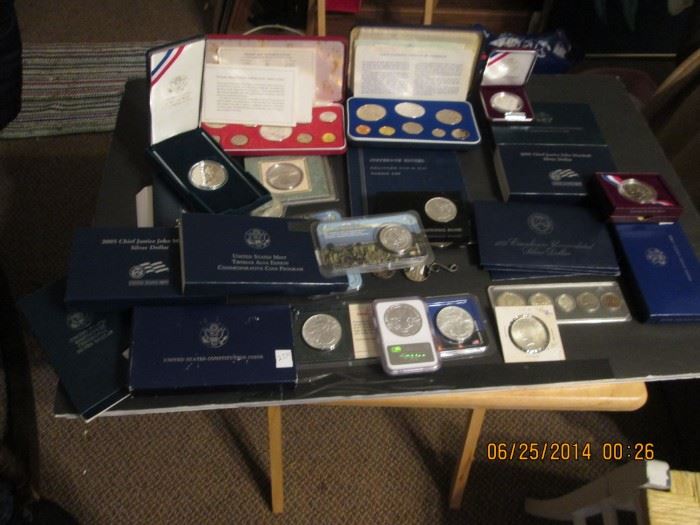 commemorative coin sets and individual commemorative coins