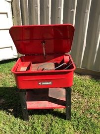 Solvent tank parts cleaner