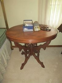 VICTORIAN END TABLE