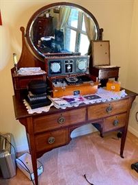 Lovely Vanity with Oval Mirror