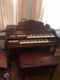 Wurlitzer Electric Organ - model 44.