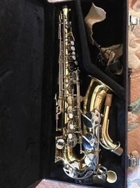 Saxophone 🎷... 
