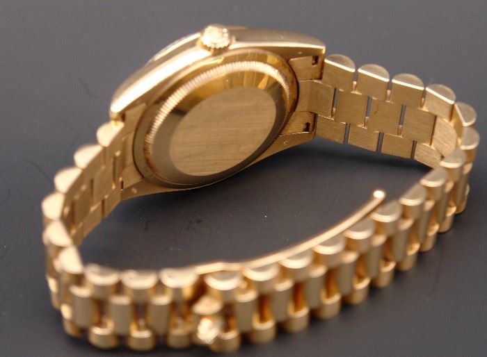 Reverse of 18K Rolex #118338 Presidential Men's Watch with Diamond on Hub