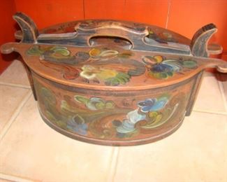 Tine Norwegian Rosemaling Folk Art Hand Painted Vintage Wooden Covered Box