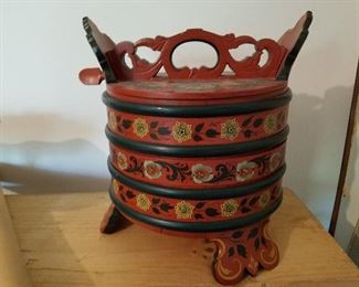 Rosemaling Porridge Container with three separate bands of conjoined floral designs.