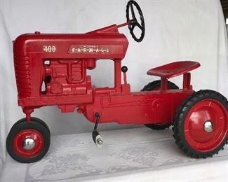 IH International Farmall Model 400 pedal tractor
