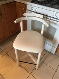 4 stools & table
