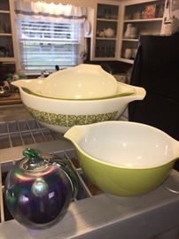 Pyrex green bowl set/apple paperweight