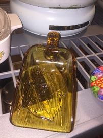 Amber anchor glass scoop