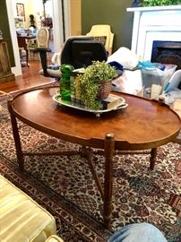 Drexel heritage coffee table!! 😍