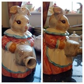 Bunny tea pot