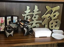 071 Asian Themed Collectibles