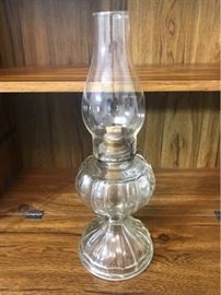 073Queen Anne No2 Oil Lamp