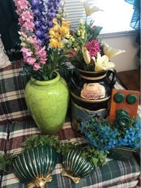 075 Creative Flower Containers