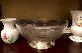 Veined leaf glass bowl. Silverplate base.