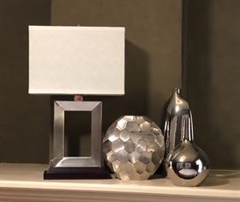  Metal square table lamp and silver finish decor vases 