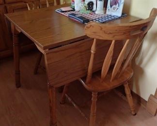 DROP LEAF TABLE WITH 2 CHAIRS