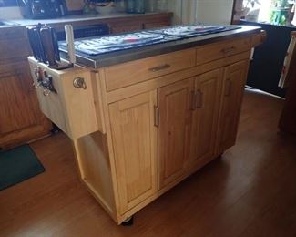 Island on wheels / great storage / flip top on others side
