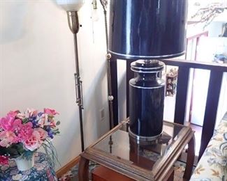 BRASS FLOOR LAMP / BLACK LAMP AND SHADE