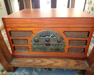 CROSLEY RADIO / RECORD PLAYER