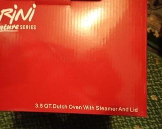 DUTCH OVEN W/STEAMER NEW