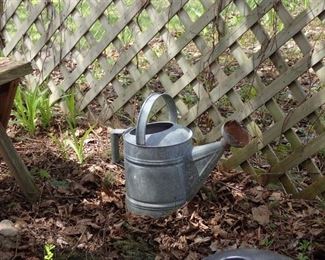 WATERING CAN 