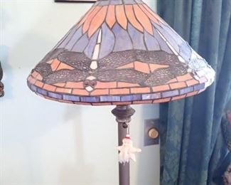 STAINED GLASS FLOOR LAMP