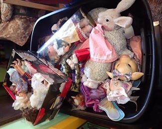 ASSORTED DOLLS / PLUSH