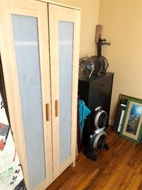 Storage cabinet armoire