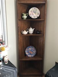 Corner shelf