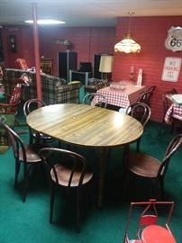 6 Bentwood Chairs & Table!