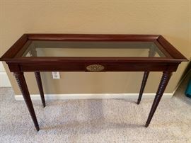 Bombay & Co. Accent/Sofa Table!