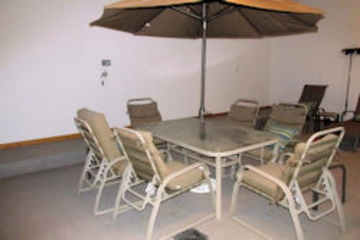 umbrella table
