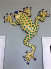 Gecko metal wall hanging, approximately 30" long