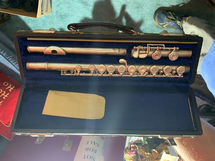 Flute in box and original cardboard box