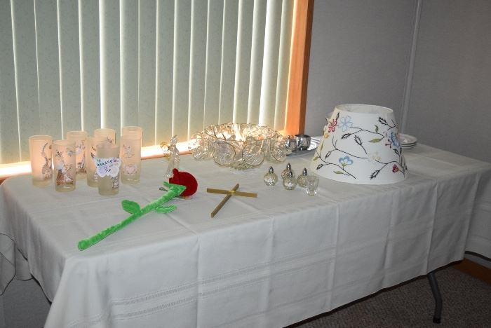 Serving Items & Decor