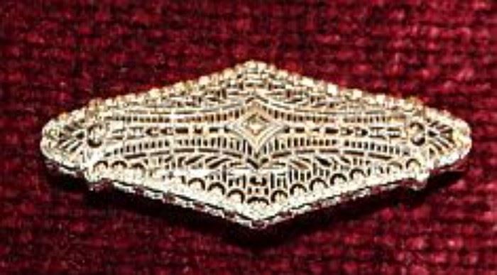 White Gold & Diamond Filigree Pin