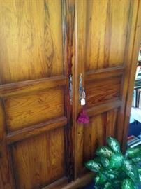 Double door storage cabinet