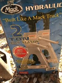 Mack tools 2 tons Jack Stands 