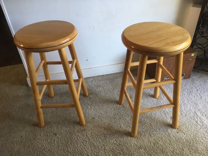 set of 2 wooden swivel bar stools 