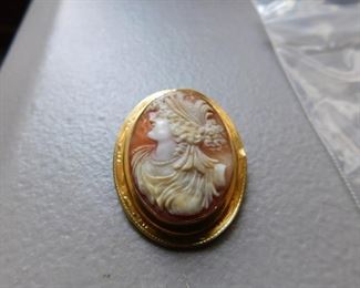 Old 10k Gold Cameo Pin